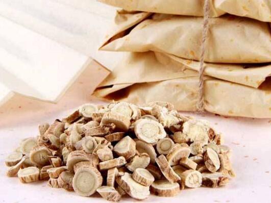 黄芪的功效与作用及食用方法_黄芪服用的禁忌有哪些